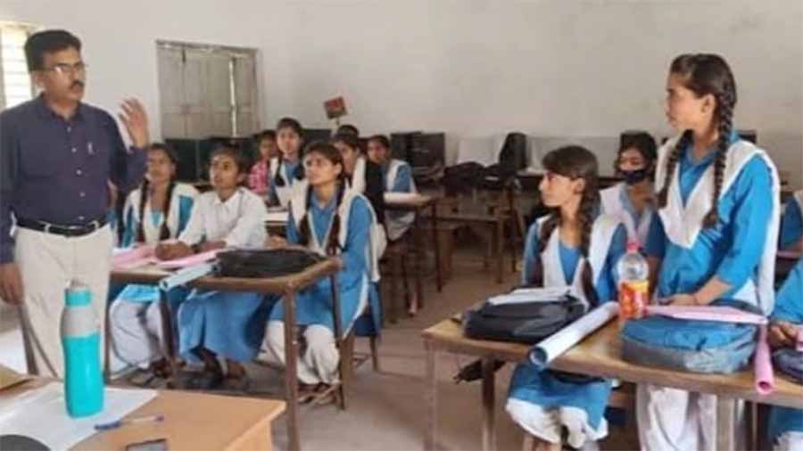 हाई और हायर सेकेंडरी सरकारी स्कूलों में पहली बार प्री बोर्ड परीक्षा का आयोजन हाई और हायर सेकेंडरी सरकारी स्कूलों में पहली बार प्री बोर्ड परीक्षा का आयोजन