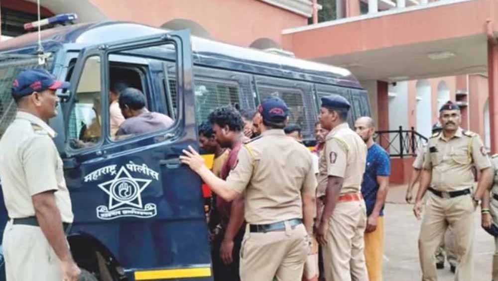 मुंबईः रत्नागिरी जिले में अवैध रूप से रह रहे 13 बांग्लादेशी नागरिक गिरफ्तार मुंबईः रत्नागिरी जिले में अवैध रूप से रह रहे 13 बांग्लादेशी नागरिक गिरफ्तार