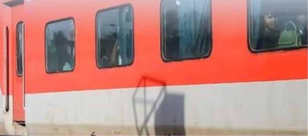 कश्मीर घाटी में जनवरी माह में ट्रेन परिचालन शुरू करने के लिए रेलवे ने पूरी तरह से कसी कमर, तैयारियां युद्ध स्तर पर जारी कश्मीर घाटी में जनवरी माह में ट्रेन परिचालन शुरू करने के लिए रेलवे ने पूरी तरह से कसी कमर, तैयारियां युद्ध स्तर पर जारी