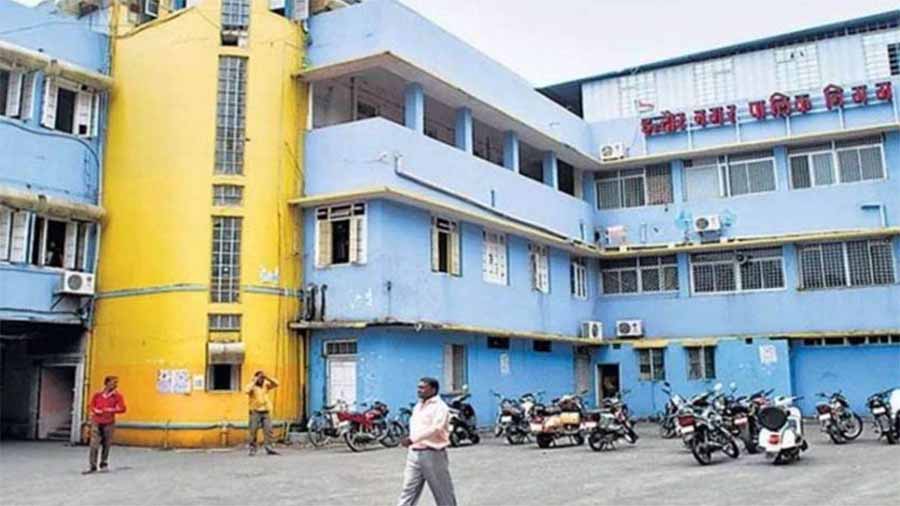 इंदौर में रहवासियों ने अग्रिम जमा किया संपत्तिकर, 531 कॉलोनियों के रहवासियों को बकायादार बता रहा निगम इंदौर में रहवासियों ने अग्रिम जमा किया संपत्तिकर, 531 कॉलोनियों के रहवासियों को बकायादार बता रहा निगम