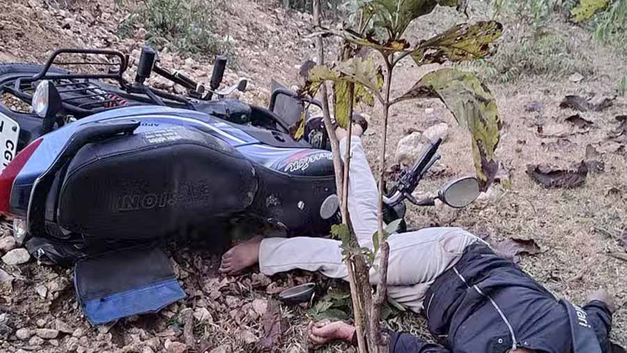 मोबाइल दुकान बंद कर निकले युवक का मिला शव मोबाइल दुकान बंद कर निकले युवक का मिला शव