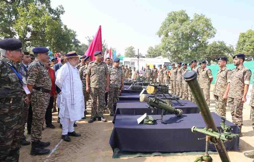 केन्द्रीय गृह एवं सहकारिता मंत्री अमित शाह ने छत्तीसगढ़ के रायपुर में राज्य में वामपंथी उग्रवाद की स्थिति की समीक्षा बैठक की अध्यक्षता की