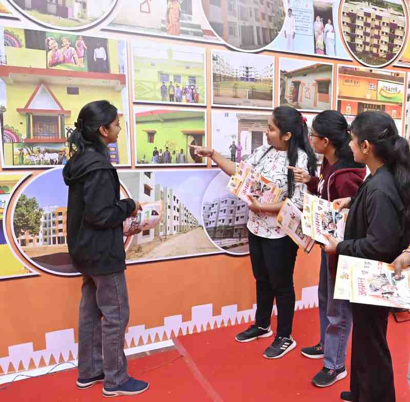 ’सुशासन दिवस’ पर नालंदा परिसर में लगी प्रदर्शनी बनी आकर्षण का केंद्र,प्रदर्शनी का आयोजन अब 29 दिसम्बर तक ’सुशासन दिवस’ पर नालंदा परिसर में लगी प्रदर्शनी बनी आकर्षण का केंद्र,प्रदर्शनी का आयोजन अब 29 दिसम्बर तक