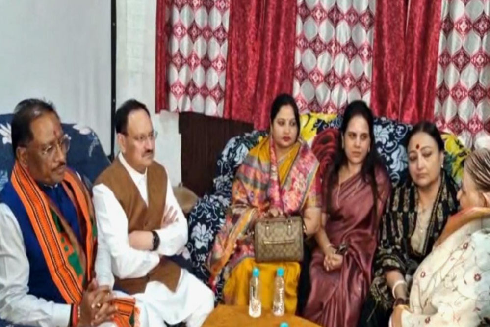 केंद्रीय स्वास्थ्य मंत्री नड्डा ने पूर्व राज्यसभा सदस्य स्व. गोपाल व्यास के परिजनों से की मुलाकात केंद्रीय स्वास्थ्य मंत्री नड्डा ने पूर्व राज्यसभा सदस्य स्व. गोपाल व्यास के परिजनों से की मुलाकात