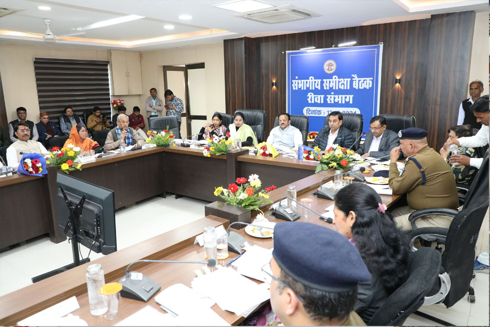 उप मुख्यमंत्री राजेन्द्र शुक्ल ने कहा कि विन्ध्य क्षेत्र में विकास के सभी संसाधन और अपार संभावनाएं उप मुख्यमंत्री राजेन्द्र शुक्ल ने कहा कि विन्ध्य क्षेत्र में विकास के सभी संसाधन और अपार संभावनाएं