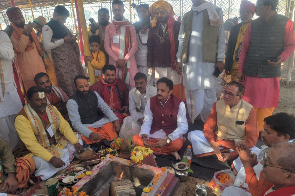उप मुख्यमंत्री श्री शुक्ल श्री राम महायज्ञ के हवन कार्यक्रम में हुए शामिल उप मुख्यमंत्री श्री शुक्ल श्री राम महायज्ञ के हवन कार्यक्रम में हुए शामिल