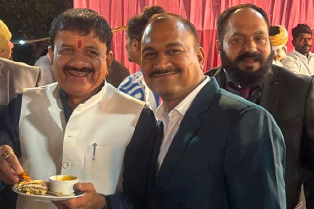 भोपाल की सर्द हवाओं में रिश्तों की मिठास से भरी एक यादगार शाम भोपाल की सर्द हवाओं में रिश्तों की मिठास से भरी एक यादगार शाम