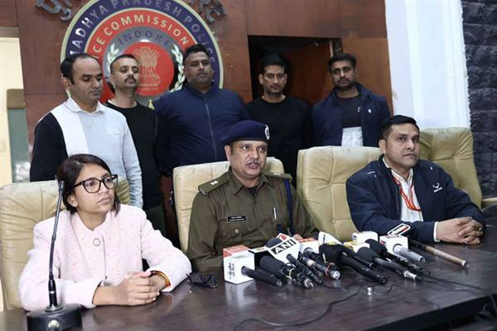 Forex मार्केट में 4.85 करोड़ की धोखाधड़ी, क्राइम ब्रांच ने गैंग के 5वें सदस्य को किया गिरफ्तार Forex मार्केट में 4.85 करोड़ की धोखाधड़ी, क्राइम ब्रांच ने गैंग के 5वें सदस्य को किया गिरफ्तार