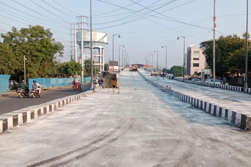 खींचतान में उलझकर जीजी फ्लाइओवर को शुरू करने का काम फिलहाल टला