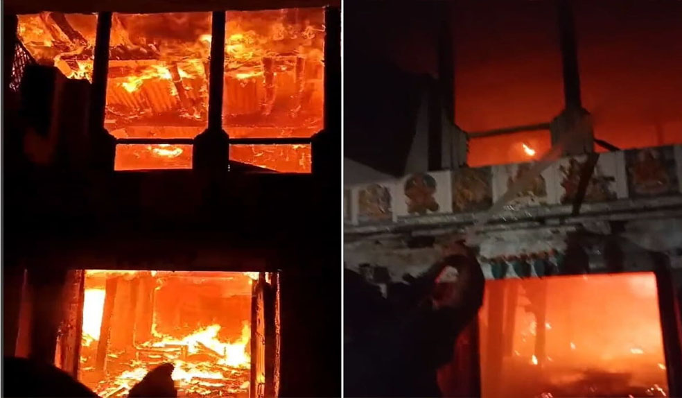 खंडवा में जल कर राख हुआ 500 साल पुराना श्री राम मंदिर, मूर्तियों समेत सारा सामान जलकर खाक खंडवा में जल कर राख हुआ 500 साल पुराना श्री राम मंदिर, मूर्तियों समेत सारा सामान जलकर खाक