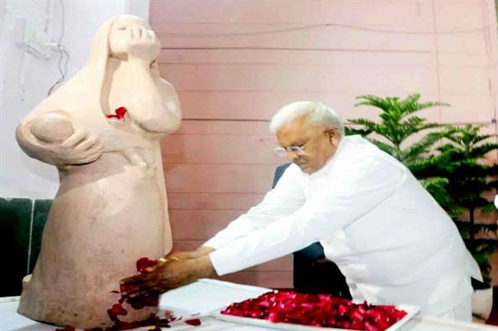 राज्यपाल पटेल भोपाल गैस त्रासदी श्रद्धांजलि सभा में हुए शामिल, त्रासदी में दिवंगतों को दी मौन श्रद्धांजलि राज्यपाल पटेल भोपाल गैस त्रासदी श्रद्धांजलि सभा में हुए शामिल, त्रासदी में दिवंगतों को दी मौन श्रद्धांजलि