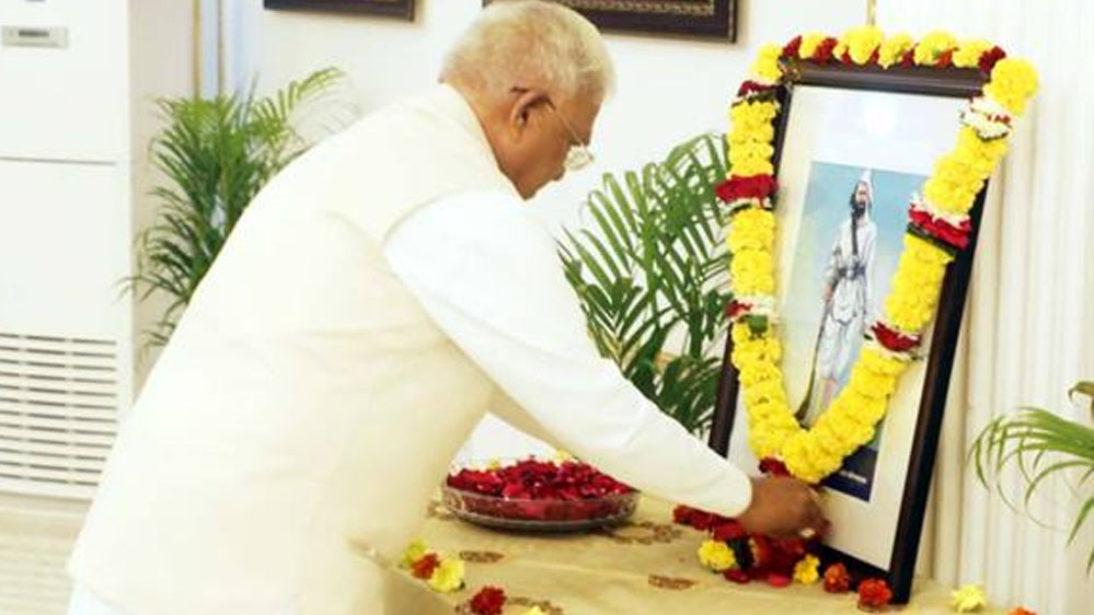 राज्यपाल पटेल ने क्रांतिसूर्य टंट्या भील का किया पुण्य स्मरण राज्यपाल पटेल ने क्रांतिसूर्य टंट्या भील का किया पुण्य स्मरण