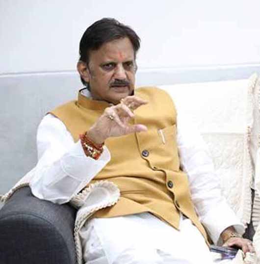 छात्रों और स्वास्थ्य सेवाओं के हितों को सर्वोच्च प्राथमिकता दें: उप मुख्यमंत्री शुक्ल छात्रों और स्वास्थ्य सेवाओं के हितों को सर्वोच्च प्राथमिकता दें: उप मुख्यमंत्री शुक्ल
