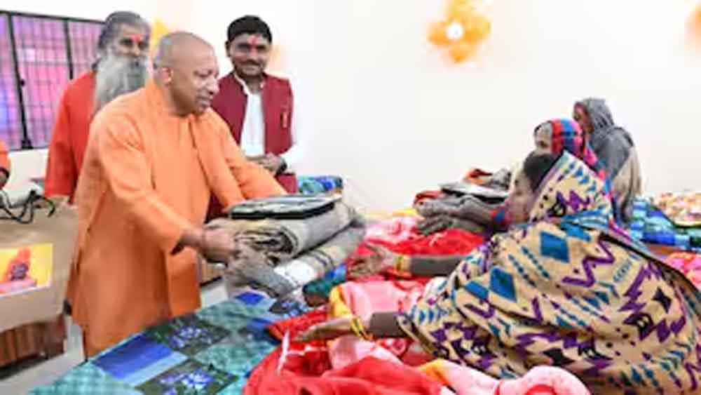 उत्तरप्रदेश-गोरखपुर में मुख्यमंत्री योगी ने रैन बसेरों का किया निरीक्षण, लोगों से सुविधाओं की ली जानकारी, कम्बल-भोजन बांटा उत्तरप्रदेश-गोरखपुर में मुख्यमंत्री योगी ने रैन बसेरों का किया निरीक्षण, लोगों से सुविधाओं की ली जानकारी, कम्बल-भोजन बांटा