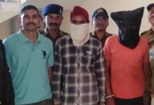 पाचोरी गांव में छापा मार कर पुलिस ने फिर अवैध हथियार बनाने वाली फैक्ट्री पकड़ी, छह पिस्टल सहित 14 हथियार किए बरामद