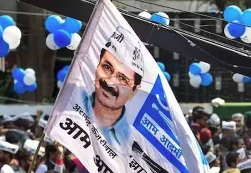 दिल्ली में सत्ता विरोधी लहर से निपटने को केजरीवाल का प्लान, 20 सिटिंग विधायकों के कट सकते हैं टिकट दिल्ली में सत्ता विरोधी लहर से निपटने को केजरीवाल का प्लान, 20 सिटिंग विधायकों के कट सकते हैं टिकट