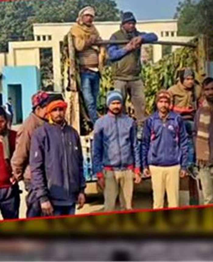 बिहार के खगड़िया जिले में ट्रैक्टर-ट्रॉली के पलटने से तीन महिलाओं की मौत बिहार के खगड़िया जिले में ट्रैक्टर-ट्रॉली के पलटने से तीन महिलाओं की मौत