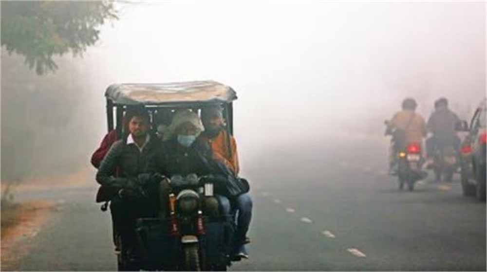 दिल्ली-NCR समेत उत्तर भारत में ठंडी हवाओं ने सुबह की ठिठुरन में इजाफा, कई राज्यों में बारिश