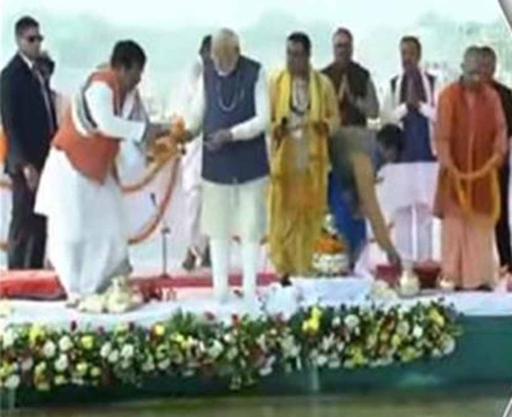 प्रधानमंत्री नरेंद्र मोदी आज प्रयागराज दौरे पर, मां गंगा की आरती, अब जनता को संबोधित कर देंगे 5500 करोड़ की सौगात