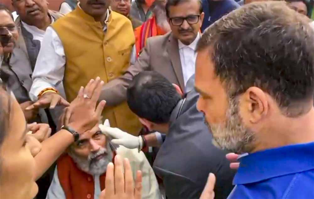 संसद परिसर में एक बड़ा विवाद, बीजेपी के लोग हमें अंदर जाने से रोक रहे थे- राहुल गांधी