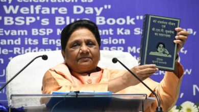 मायावती ने अपने जन्मदिन के मौके पर खुद की लिखी किताब का  किया विमोचन