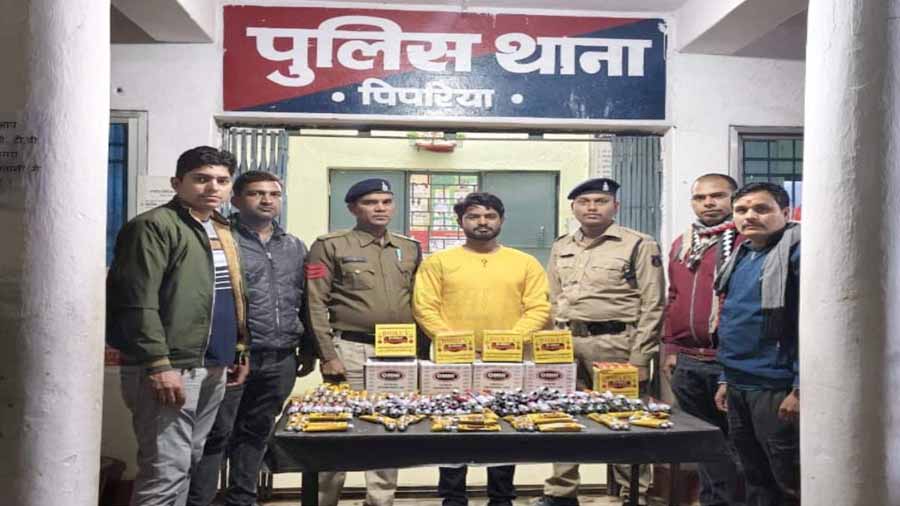 नशे के कारोबार पर पुलिस ने कसा शिकंजा, 202 नग सोल्यूशन ट्यूब बरामद, आरोपी गिरफ्तार नशे के कारोबार पर पुलिस ने कसा शिकंजा, 202 नग सोल्यूशन ट्यूब बरामद, आरोपी गिरफ्तार