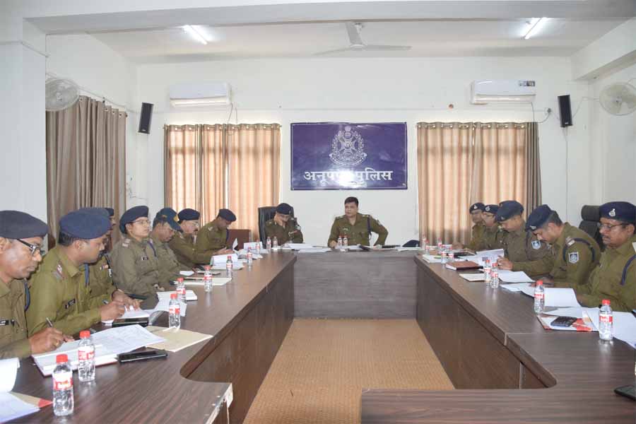 पुलिस अधीक्षक अनूपपुर के द्वारा जिले के समस्त राजपत्रित अधिकारियों एवं थाना प्रभारियों की ली गई अपराध समीक्षा बैठक