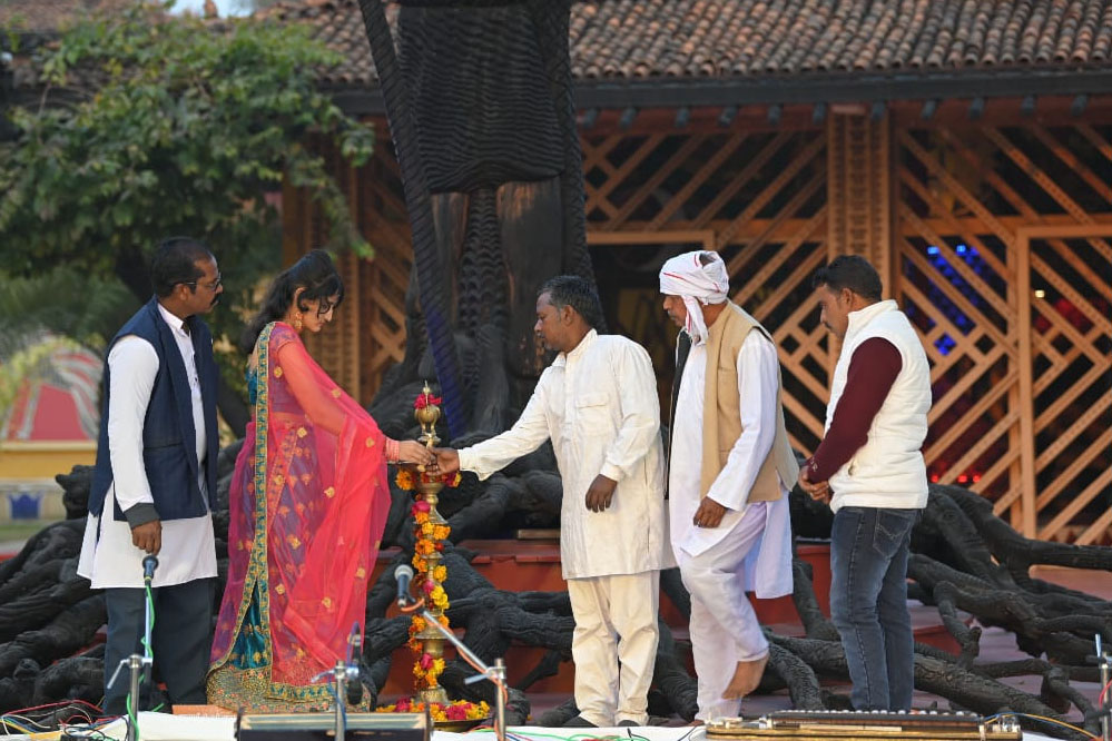 राष्ट्रीय युवा दिवस के मौके पर युवा दरबार-युवा संवाद कार्यक्रम का शुभारंभ