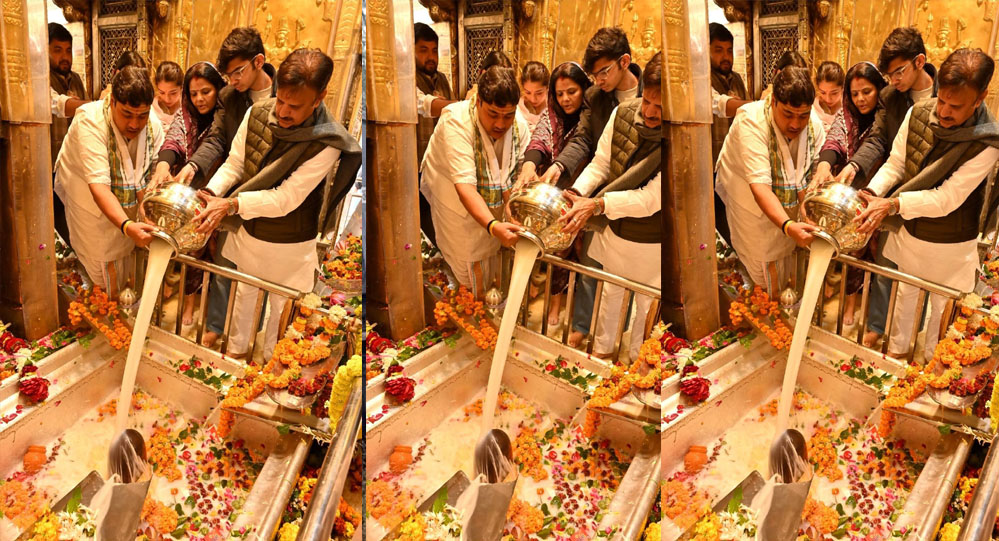 उप मुख्यमंत्री श्री शुक्ल ने बाबा विश्वनाथ का किया अभिषेक, प्रदेशवासियों की सुख समृद्धि की प्रार्थना की उप मुख्यमंत्री श्री शुक्ल ने बाबा विश्वनाथ का किया अभिषेक, प्रदेशवासियों की सुख समृद्धि की प्रार्थना की