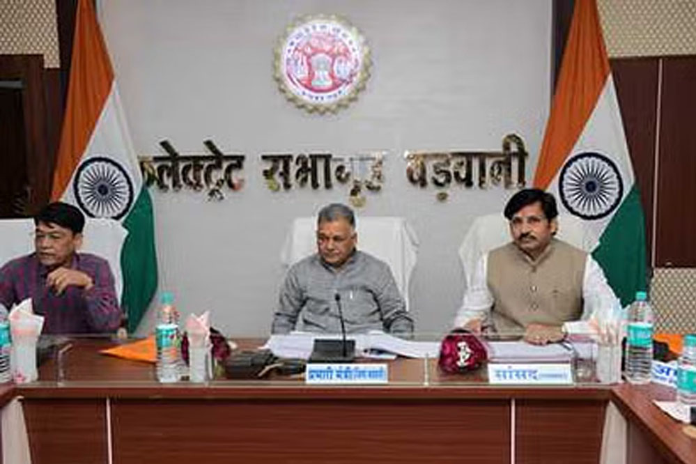 मंत्री परमार ने ली जिले की समीक्षा बैठक, कहा- परीक्षा परिणाम बिगड़ा तो शिक्षक होंगे जिम्मेदार मंत्री परमार ने ली जिले की समीक्षा बैठक, कहा- परीक्षा परिणाम बिगड़ा तो शिक्षक होंगे जिम्मेदार