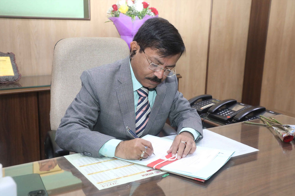 राज्य निर्वाचन आयुक्त मनोज श्रीवास्तव ने किया पदभार ग्रहण