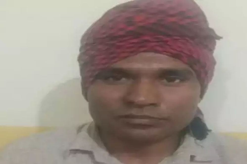 यूपी एटीएस का सुल्तानपुर में बड़ा एक्शन, पंजाब का संदिग्ध अरेस्ट, DGP ने दिया बड़ा आदेश यूपी एटीएस का सुल्तानपुर में बड़ा एक्शन, पंजाब का संदिग्ध अरेस्ट, DGP ने दिया बड़ा आदेश