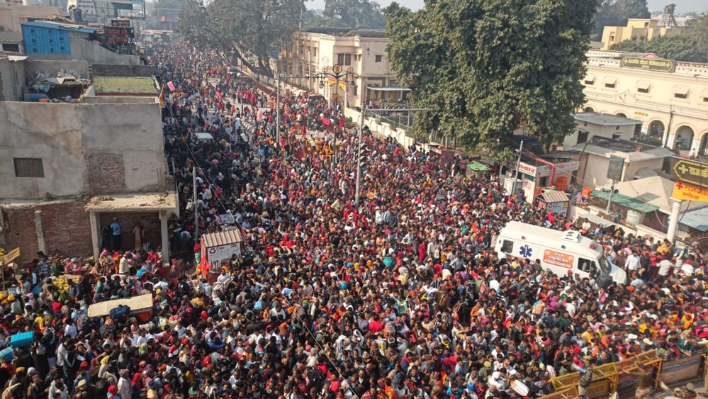 रामलला के दर्शन करने वालों ने तोड़े पुराने रिकॉर्ड, 30 घंटे में 25 लाख श्रद्धालु पहुंचे अयोध्या