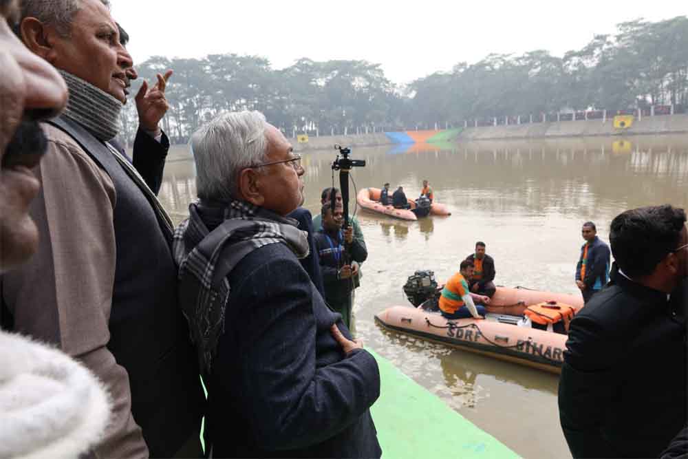 बिहार-मुख्यमंत्री नीतीश कुमार की प्रगति यात्रा अररिया पहुँची, हितग्राहियों को 4 करोड़ के दिए चेक