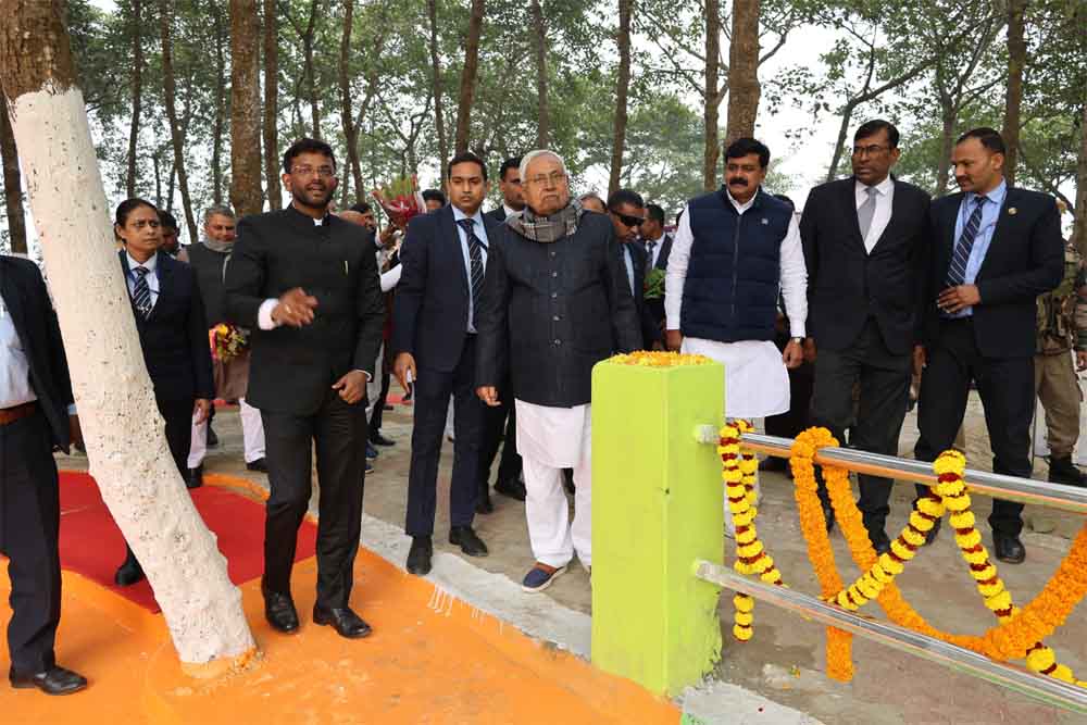 बिहार-मुख्यमंत्री नीतीश कुमार की प्रगति यात्रा अररिया पहुँची, हेल्थ एंड वेलनेस सेंटर भवन का उद्घाटन