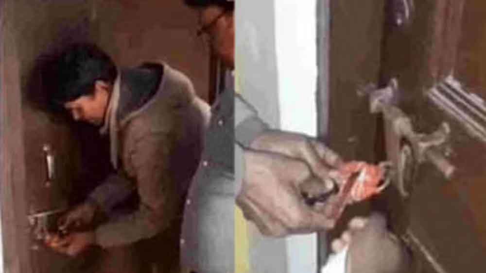 छत्तीसगढ़-कोरबा में छह रिकवरी एजेंटों पर FIR कर एक को भेजा जेल, माइक्रोफाइनेंस बैंकों की कई ब्रांच सील छत्तीसगढ़-कोरबा में छह रिकवरी एजेंटों पर FIR कर एक को भेजा जेल, माइक्रोफाइनेंस बैंकों की कई ब्रांच सील
