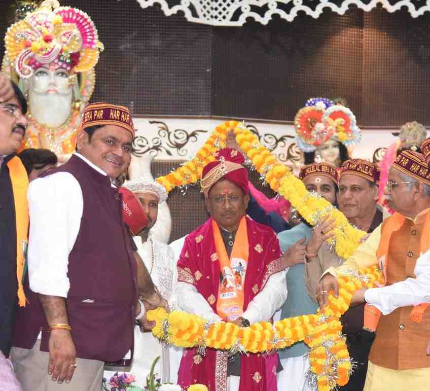 मुख्यमंत्री विष्णु देव साय ने भगवान झूलेलाल की पूजा-अर्चना कर राज्य की खुशहाली और समृद्धि की कामना की मुख्यमंत्री विष्णु देव साय ने भगवान झूलेलाल की पूजा-अर्चना कर राज्य की खुशहाली और समृद्धि की कामना की