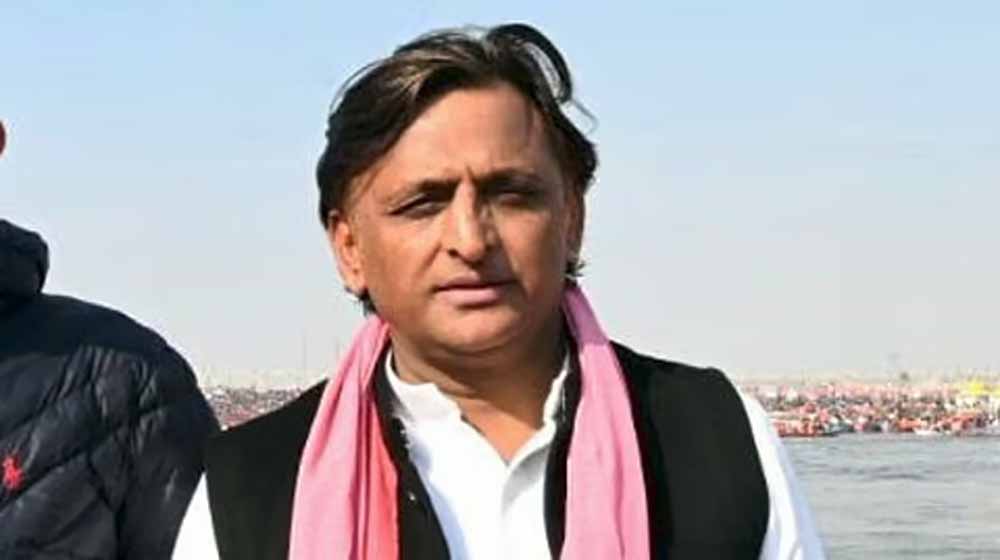 दुर्घटना की खबरें दबाने में हजार करोड़ बहाए, पीड़ितों के लिए सरकार क्यों हट रही पीछे : अखिलेश यादव