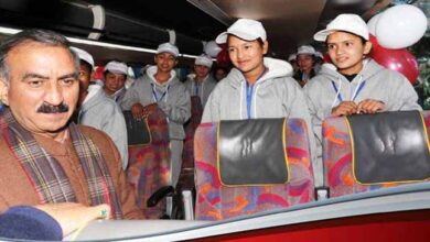 CM ने हरी झंडी दिखाकर चिल्ड्रन ऑफ द स्टेट का पहला दल 13 दिवसीय भ्रमण पर रवाना