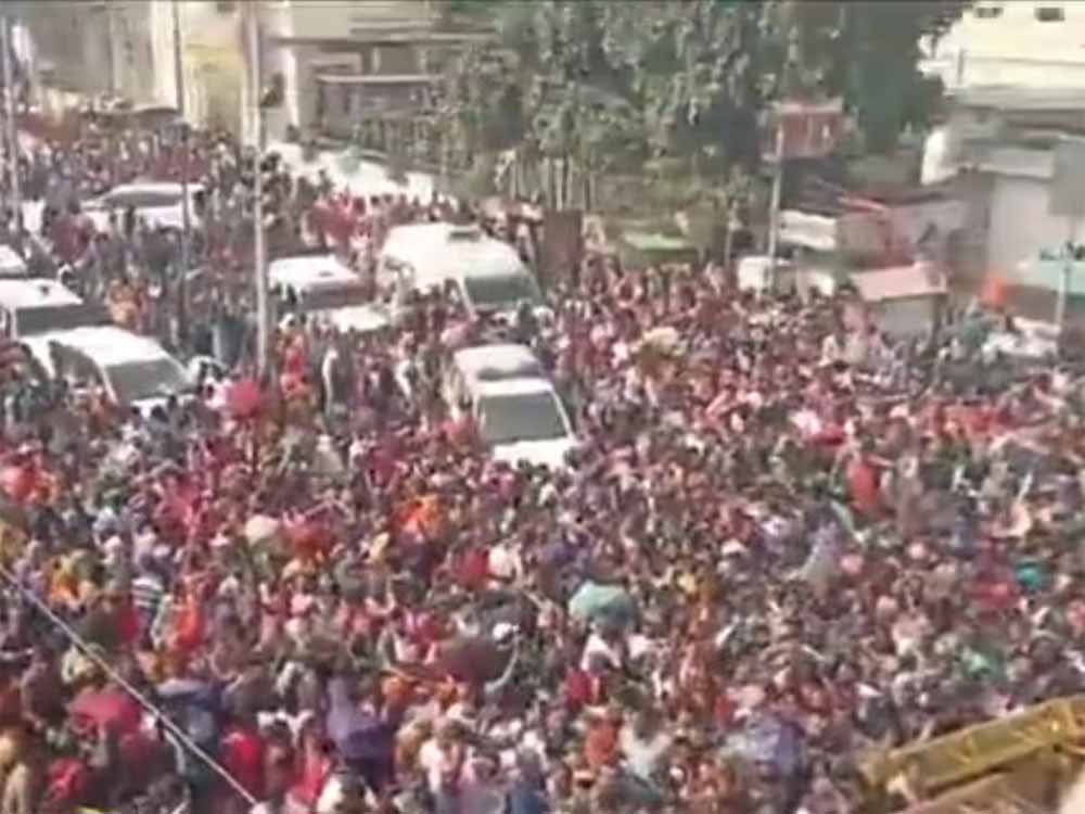 राम मंदिर में रामलला के दर्शन के लिए अयोध्या पहुंच गया, सरयू में 25 लाख ने डुबकी लगाई, 3 लाख को रामलला के दर्शन