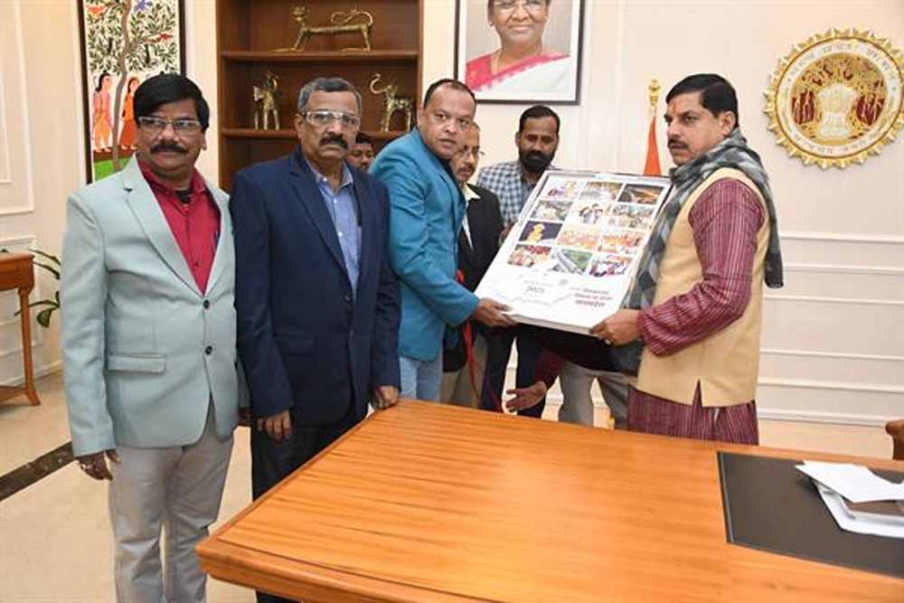 मुख्यमंत्री डॉ. यादव ने वर्ष-2025 के शासकीय कैलेंडर का विमोचन किया मुख्यमंत्री डॉ. यादव ने वर्ष-2025 के शासकीय कैलेंडर का विमोचन किया