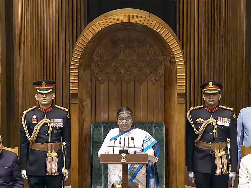 संसद का बजट सत्र शुरू, संसद के दोनों सदनों को राष्ट्रपति मुर्मू ने किया संबोधित, महाकुंभ हादसे पर जताया शोक संसद का बजट सत्र शुरू, संसद के दोनों सदनों को राष्ट्रपति मुर्मू ने किया संबोधित, महाकुंभ हादसे पर जताया शोक