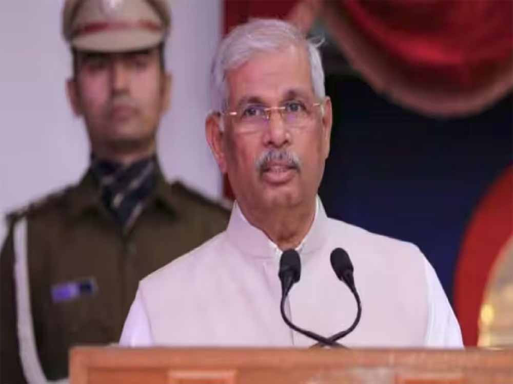 राजेंद्र आर्लेकर ने केरल के राज्यपाल के रूप में ली शपथ राजेंद्र आर्लेकर ने केरल के राज्यपाल के रूप में ली शपथ