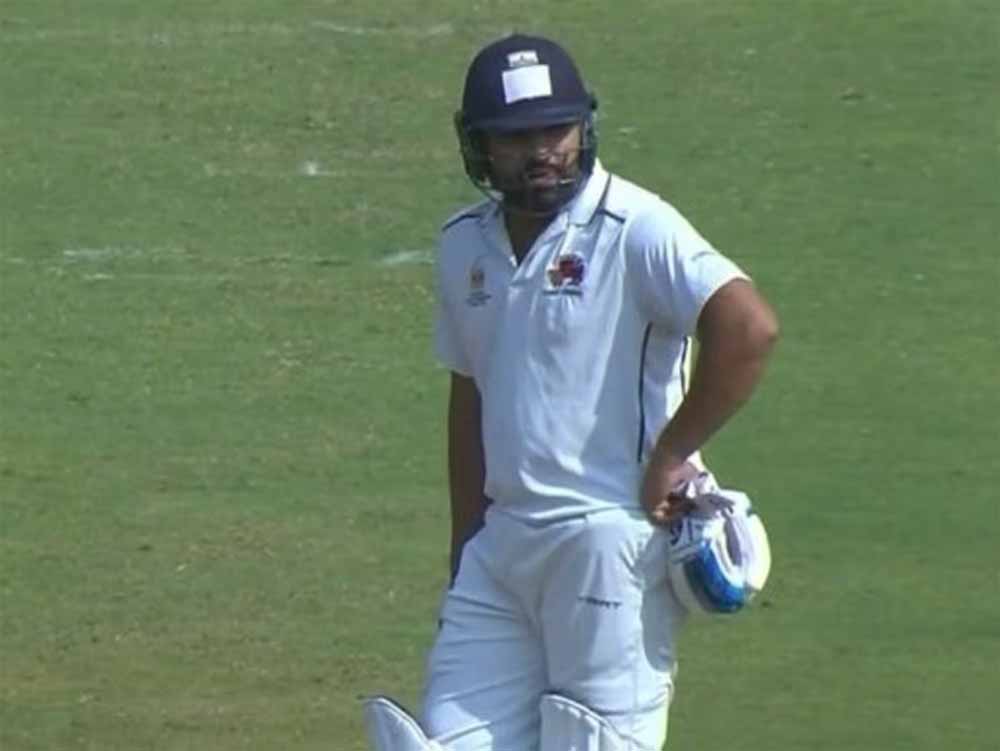 रणजी ट्रॉफी में रोहित शर्मा गैर जिम्मेदाराना शॉट खेलकर हुए आउट, नहीं चल पाया उनका बल्ला