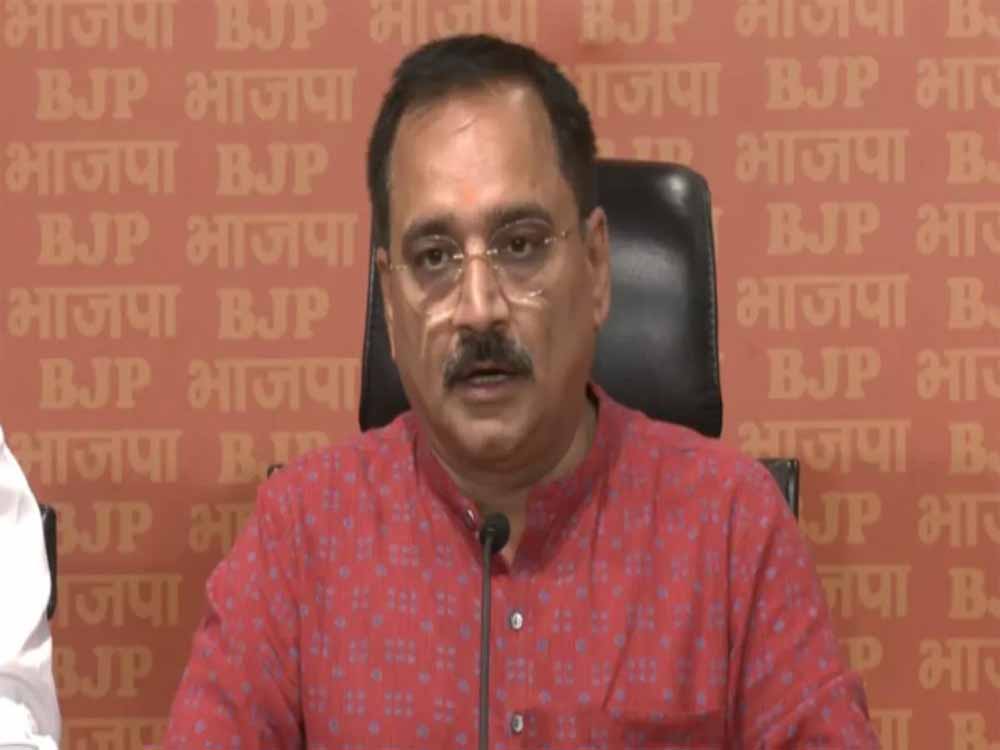 वीरेंद्र सचदेवा ने प्रेस कॉन्फ्रेंस कर केजरीवाल पर सवाल उठाए, कहा- सत्ता जाने के भय से मानसिक संतुलन खो बैठे वीरेंद्र सचदेवा ने प्रेस कॉन्फ्रेंस कर केजरीवाल पर सवाल उठाए, कहा- सत्ता जाने के भय से मानसिक संतुलन खो बैठे