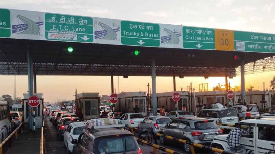 महाकुंभ 2025 : रीवा-प्रयागराज हाईवे पर 72 घंटे से लंबा वन-वे जाम महाकुंभ 2025 : रीवा-प्रयागराज हाईवे पर 72 घंटे से लंबा वन-वे जाम