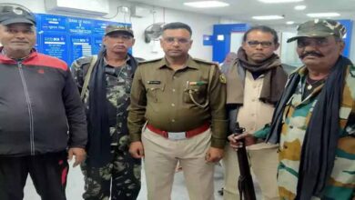 सीतामढ़ी एसपी एक्शन:  कर्तव्य के प्रति लापरवाही बरतने वाले 12 पुलिस अफसरों को किया लाइन हाजिर