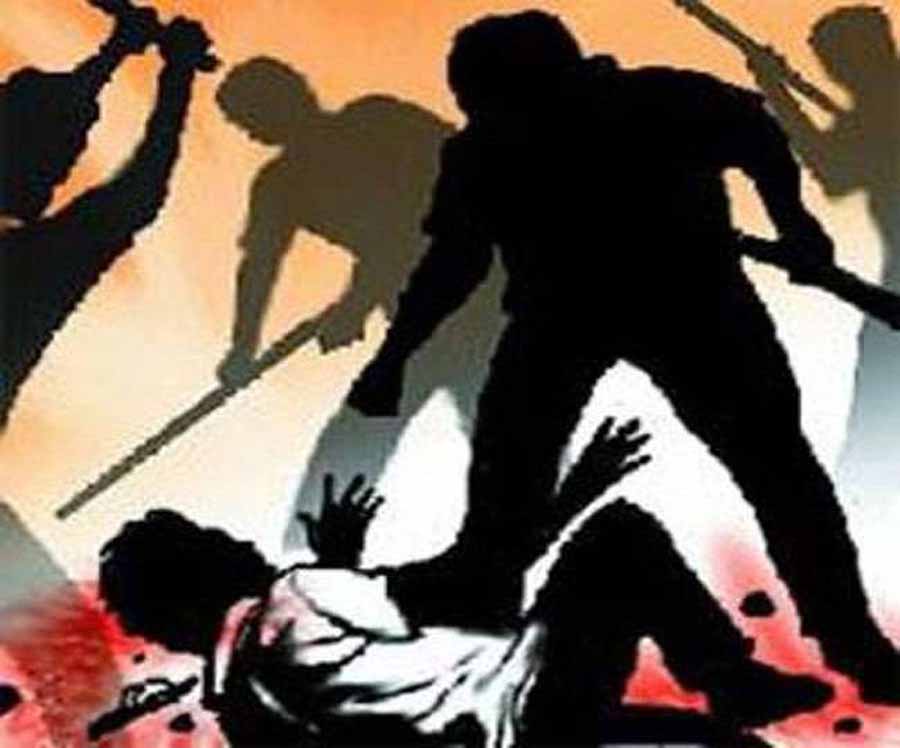 झारखंड में 2 बकरी चोरों की लोगों ने पीट-पीटकर कर दी हत्या झारखंड में 2 बकरी चोरों की लोगों ने पीट-पीटकर कर दी हत्या