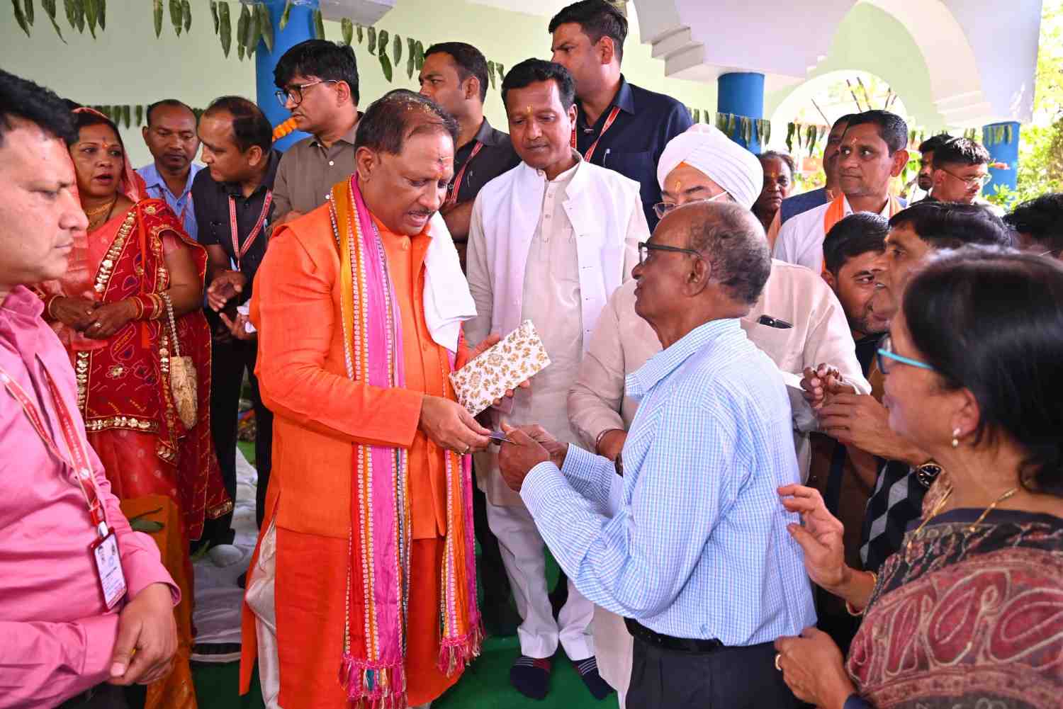 मुख्यमंत्री विष्णुदेव साय को जन्मदिवस पर आशीष देने उमड़ा जनसैलाब