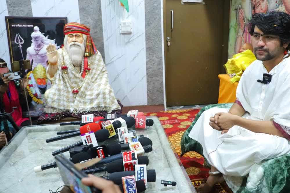 छतरपुर : बागेश्वर धाम में महाशिवरात्रि पर 251 कन्याओं का होगा विवाह, पं. धीरेंद्र शास्त्री बेटियों को बनाएंगे आत्मनिर्भर.